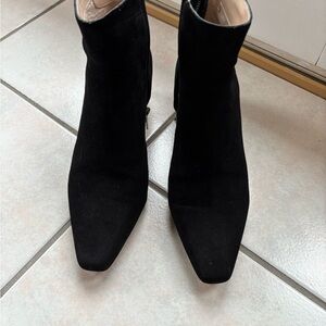 Pelle Moda Black Ankle Booties